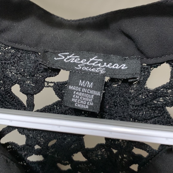 Black Floral Lace Blouse - Picture 4 of 4